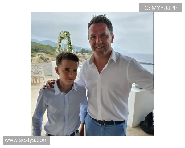 足球明星欧文与妻子的甜蜜生活揭秘及家庭幸福瞬间分享